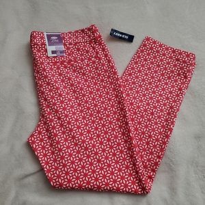 Old Navy Diva Pant Pink and White Floral Print